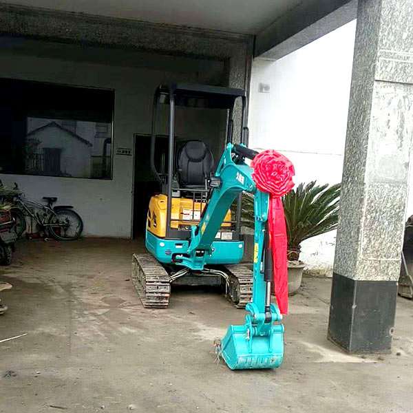 伸縮臂式挖掘機.jpg