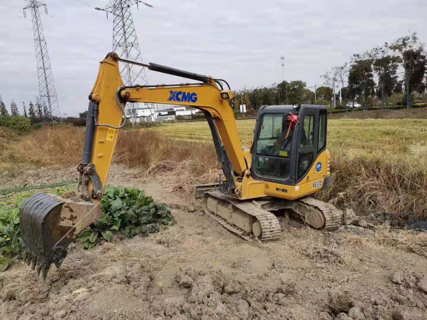 二手徐工挖機(jī).jpg