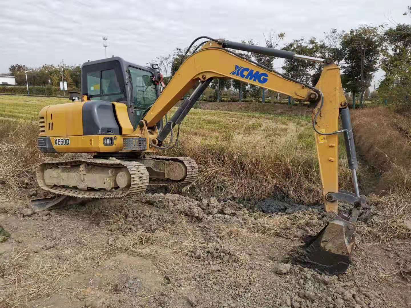 徐工挖機(jī)出售.jpg
